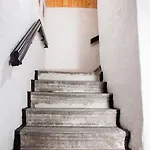 Hostel Mo *